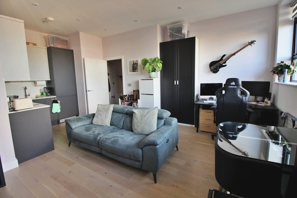 Property photo 2 of 19 Photo #2