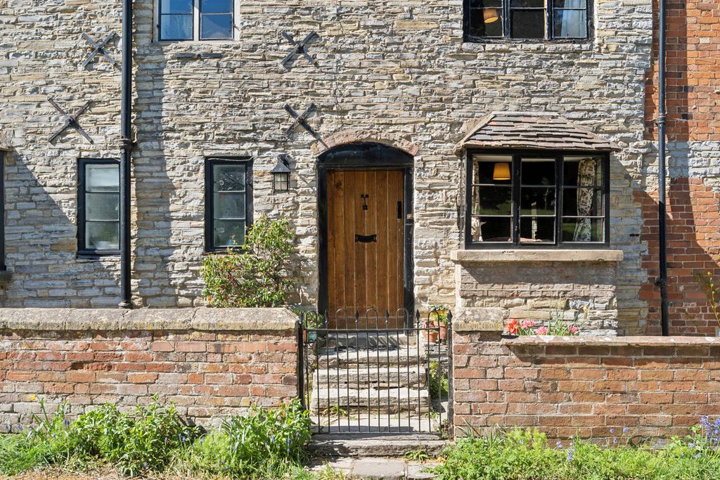 Property photo 2 of 49