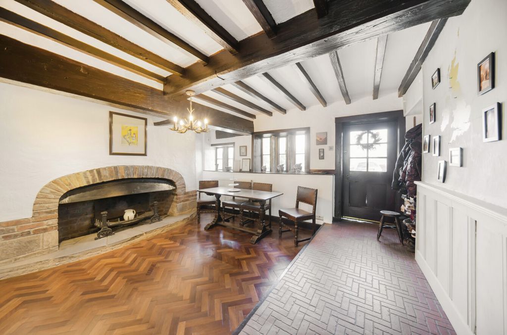 Property photo 2 of 19 1295066-24-682784...