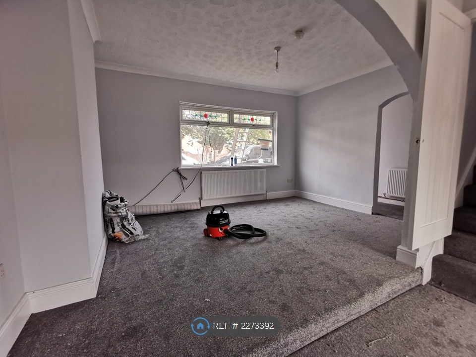 Property photo 2 of 12 Living Room