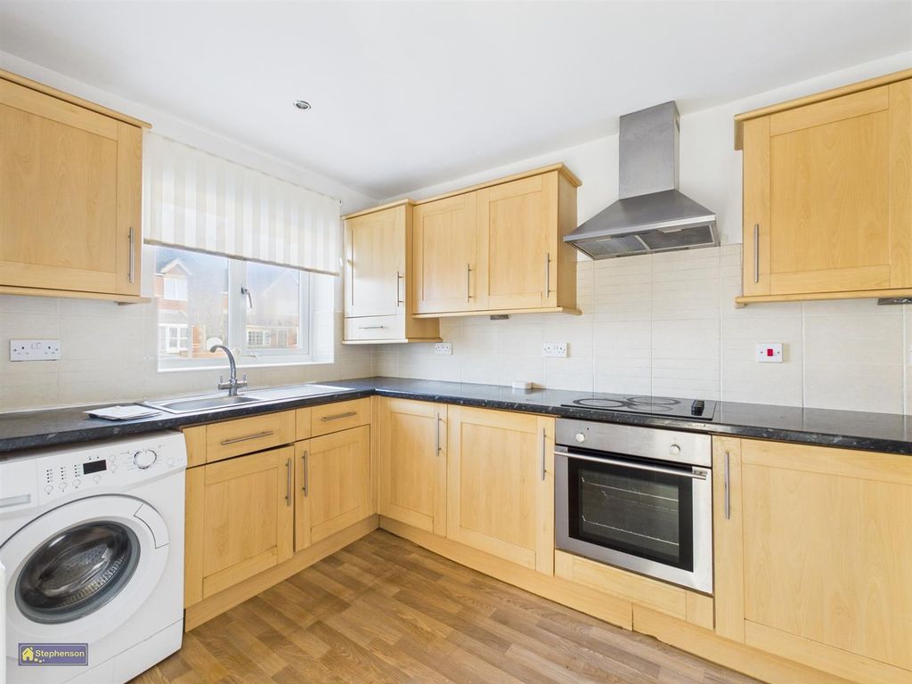 Property photo 3 of 7 Kitchen