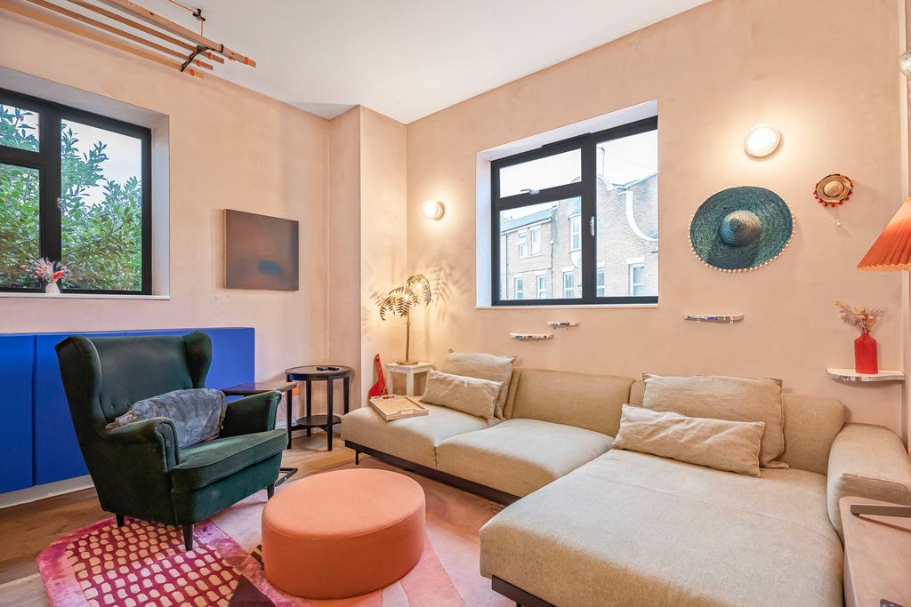 Property photo 1 of 17 Reception Room