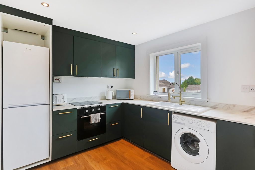 Property photo 3 of 14 Kitchen