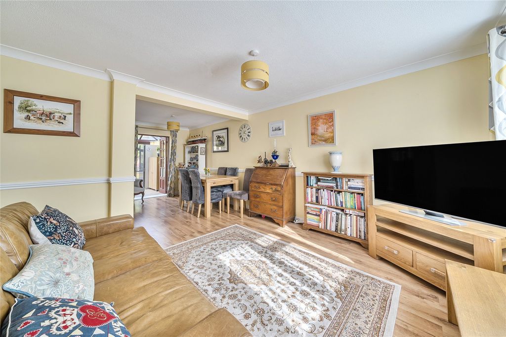 Property photo 2 of 16 Picture No. 11