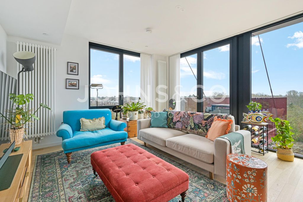 Property photo 3 of 24