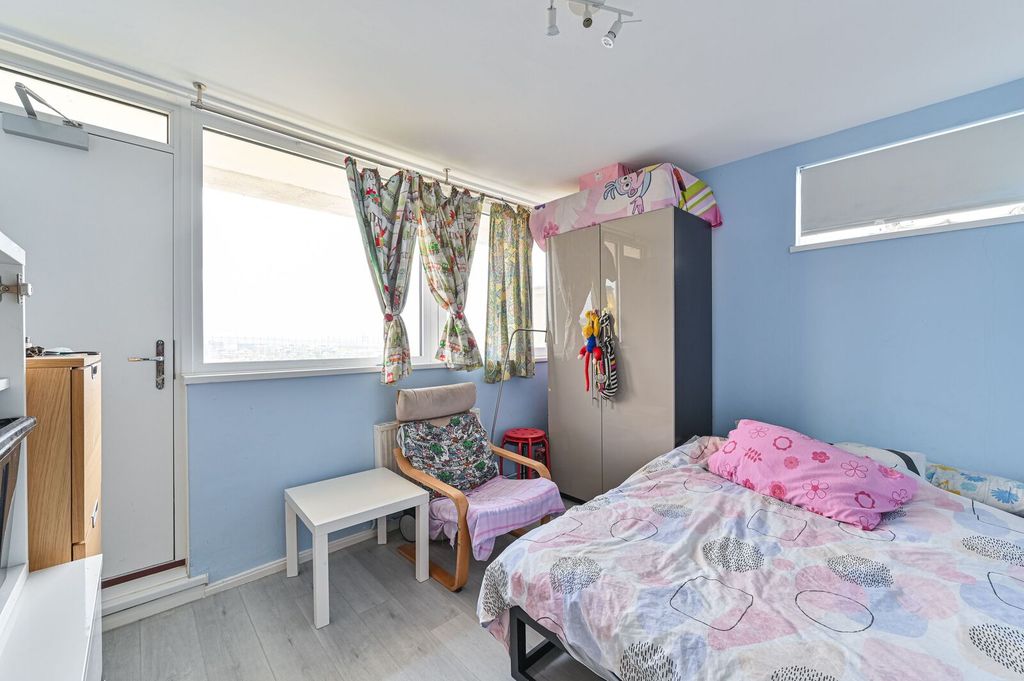 Property photo 3 of 11