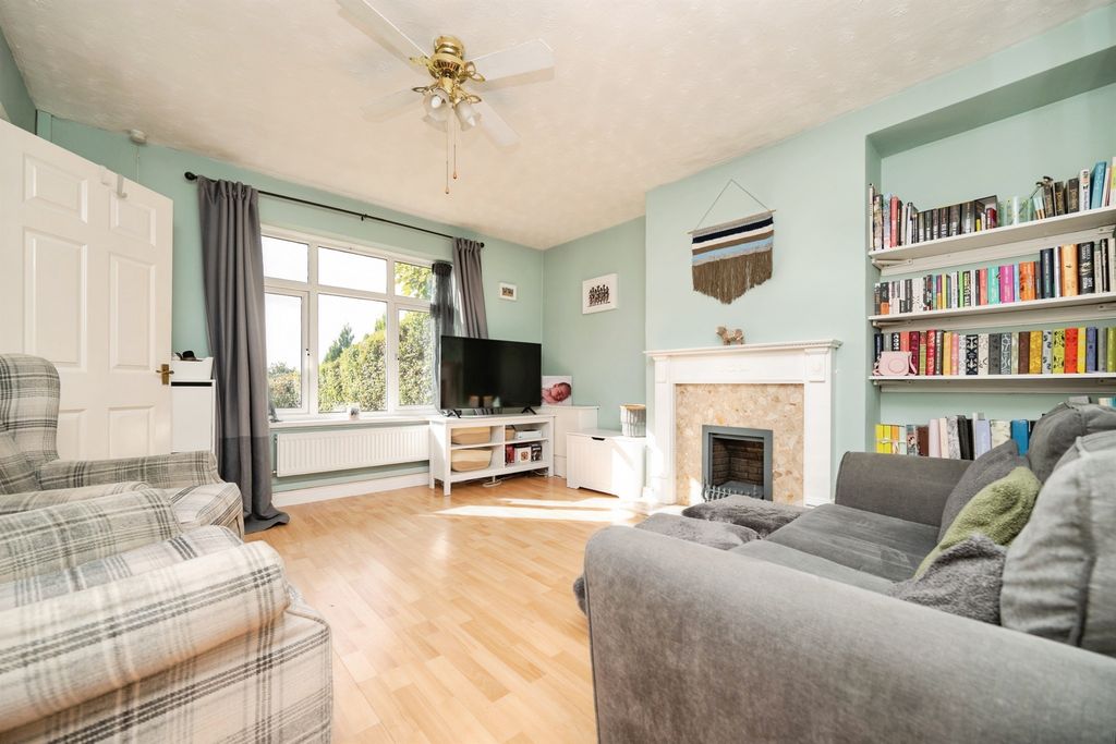 Property photo 2 of 13
