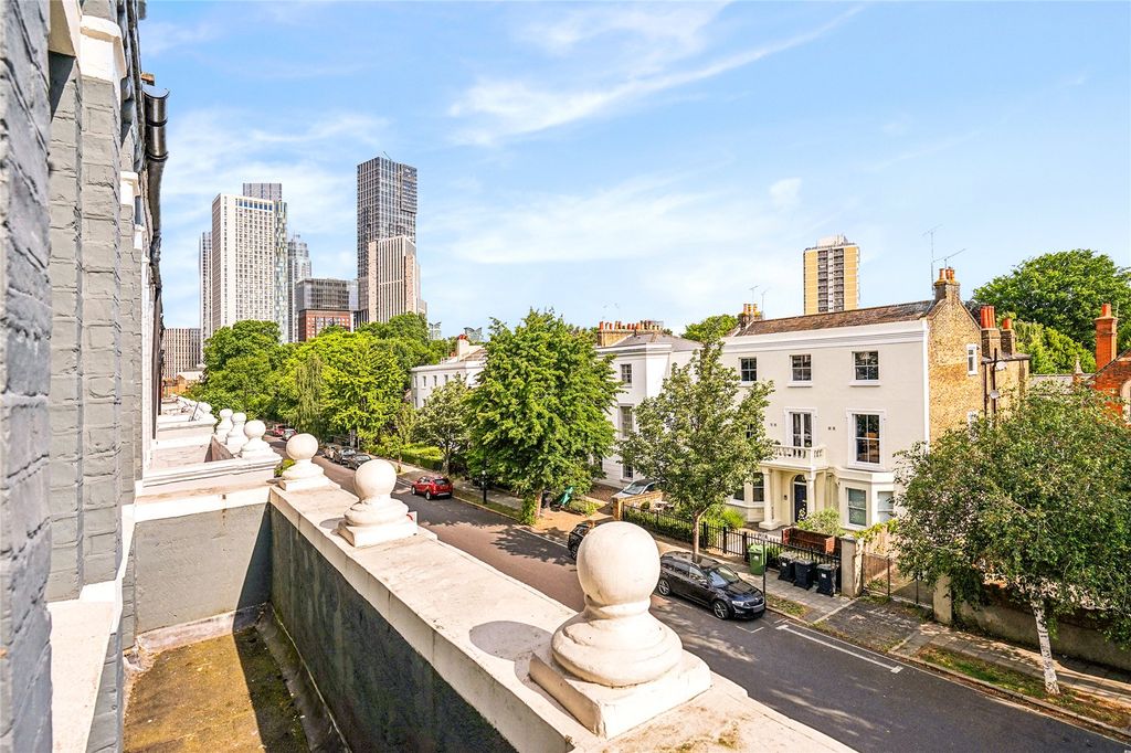 Property photo 2 of 22 Street View