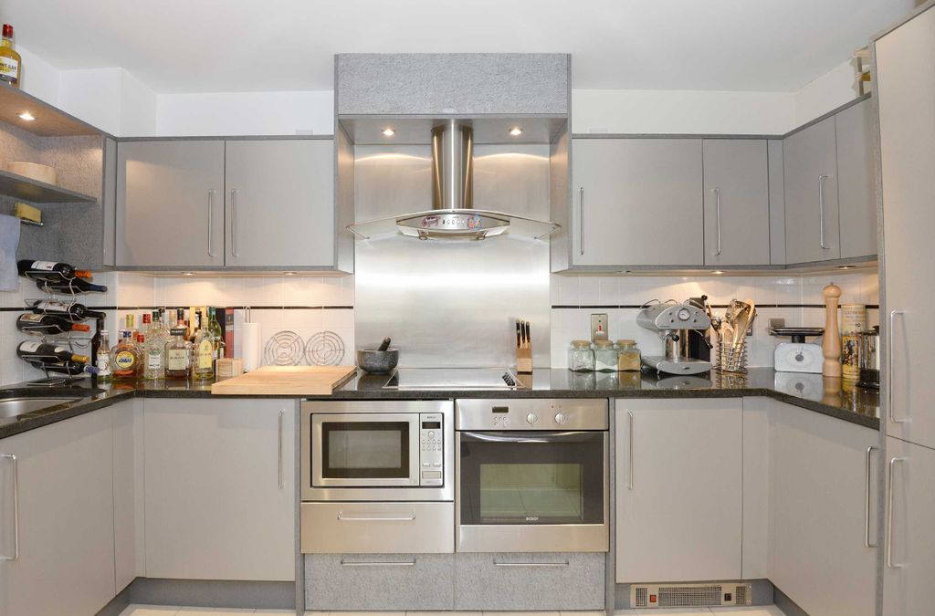 Property photo 2 of 6 Kitchen