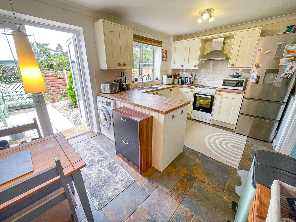 Property photo 3 of 14 Tlc_04c6230c-d304-4d44-86B9-02c43E05c4F3_Fd21868.J