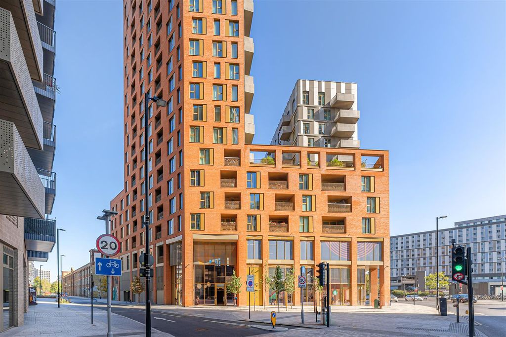 Property photo 1 of 16 Front