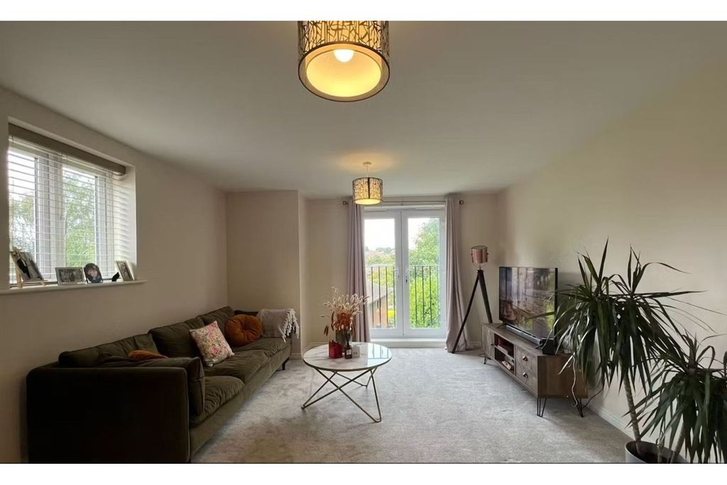 Property photo 3 of 11