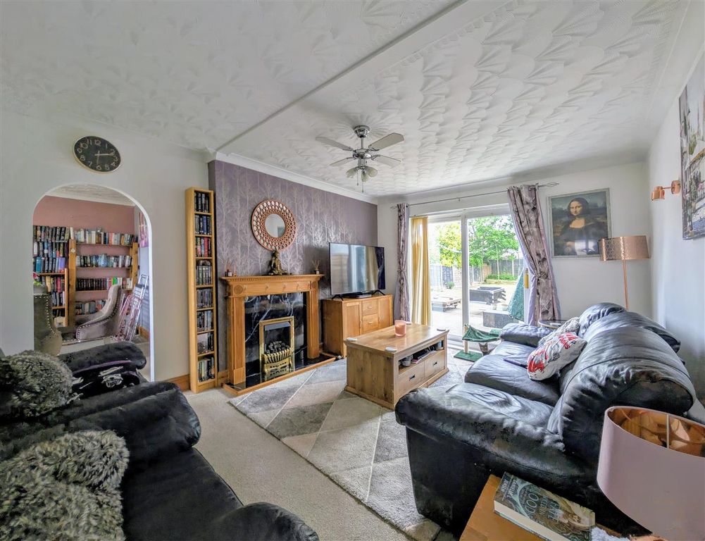 Property photo 3 of 13