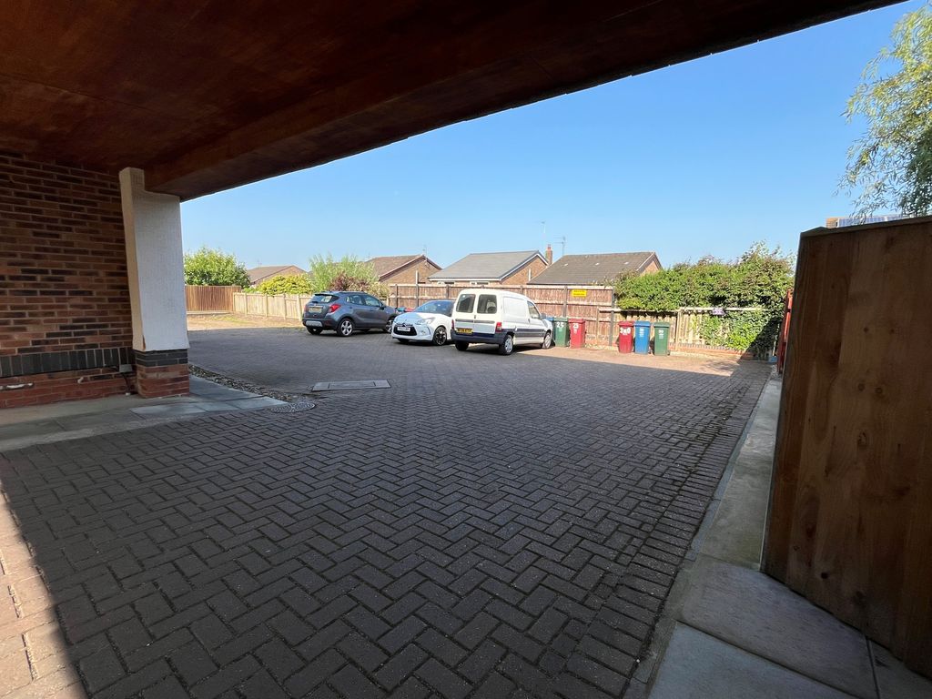 Property photo 3 of 9