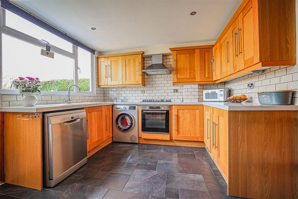 Property photo 2 of 28 980A8077-1.Png