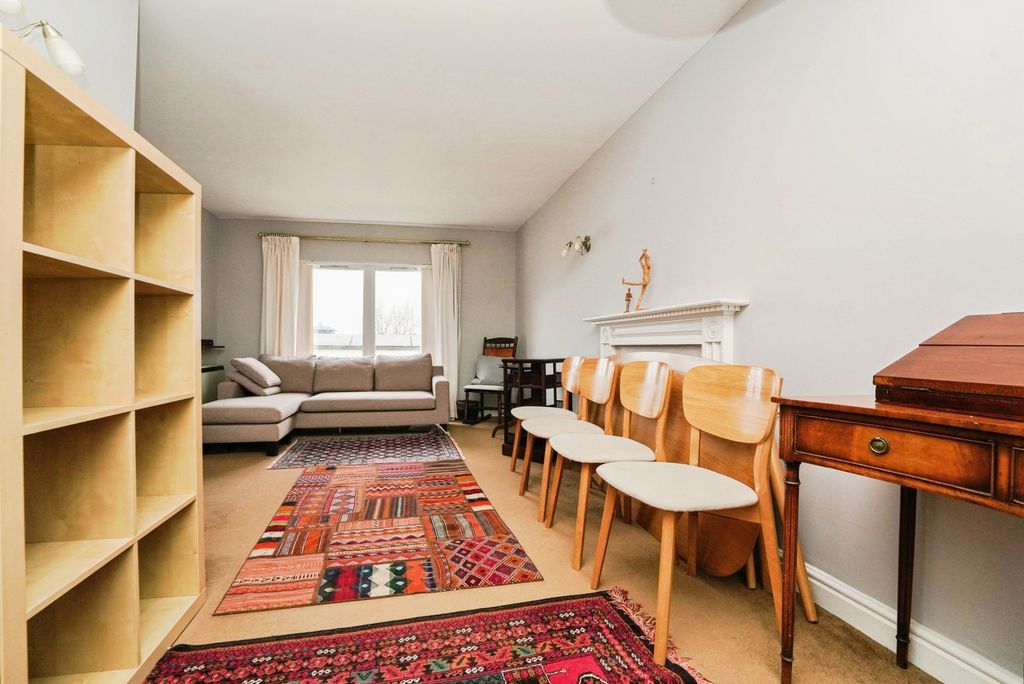 Property photo 2 of 10 Pbox-Img.Jpg