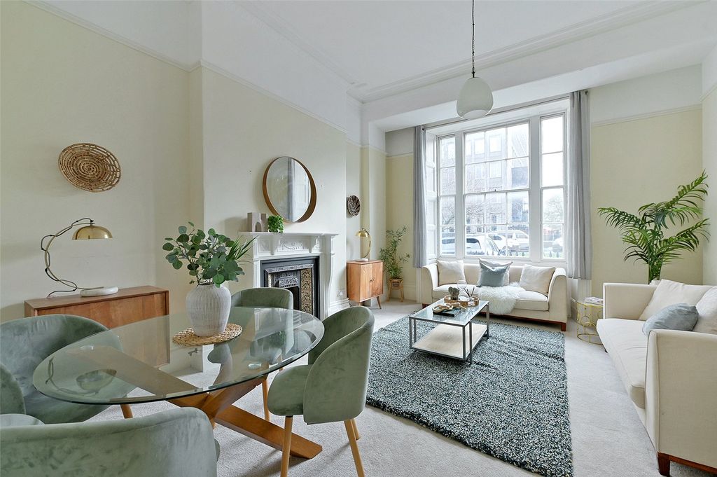 Property photo 1 of 13 Sitting Room