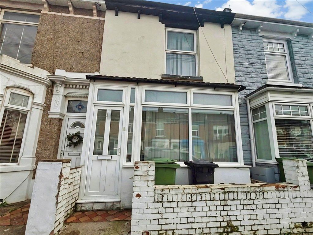 Property photo 1 of 8 Front