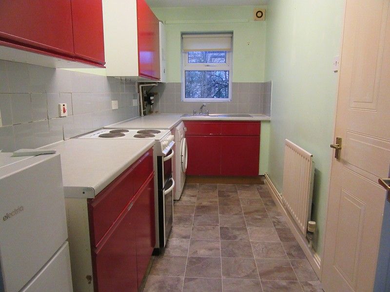 Property photo 3 of 7 Kitchen