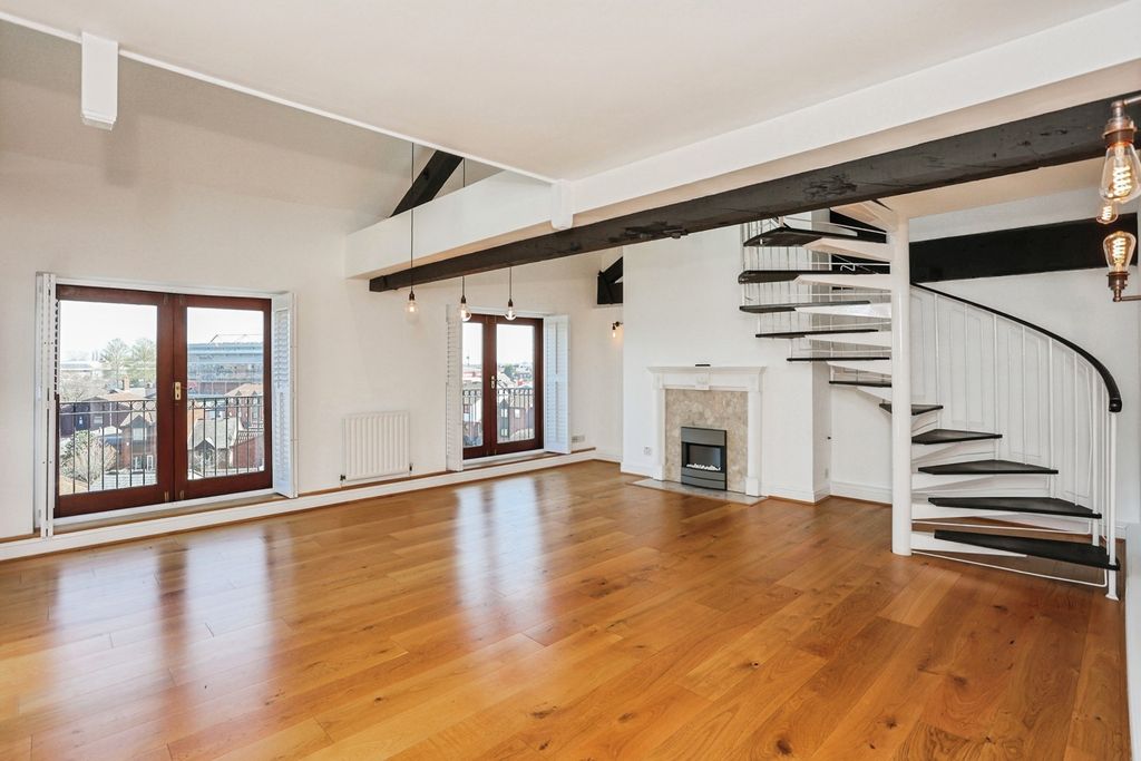 Property photo 3 of 19 Photo