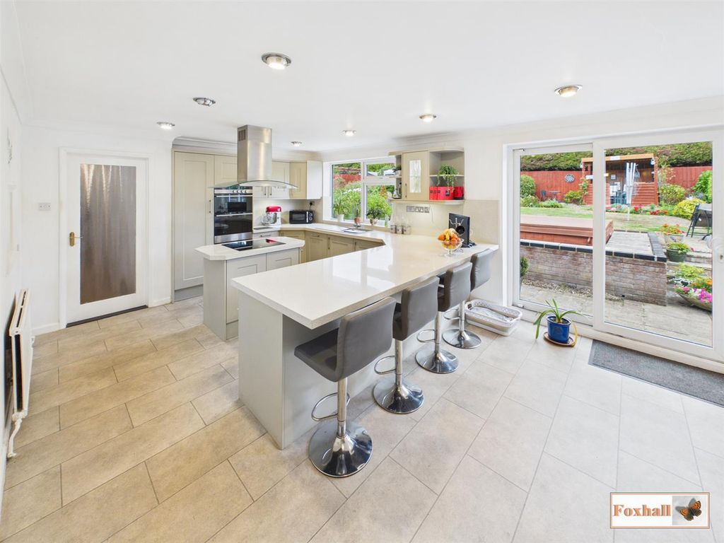 Property photo 3 of 39 Kitchen