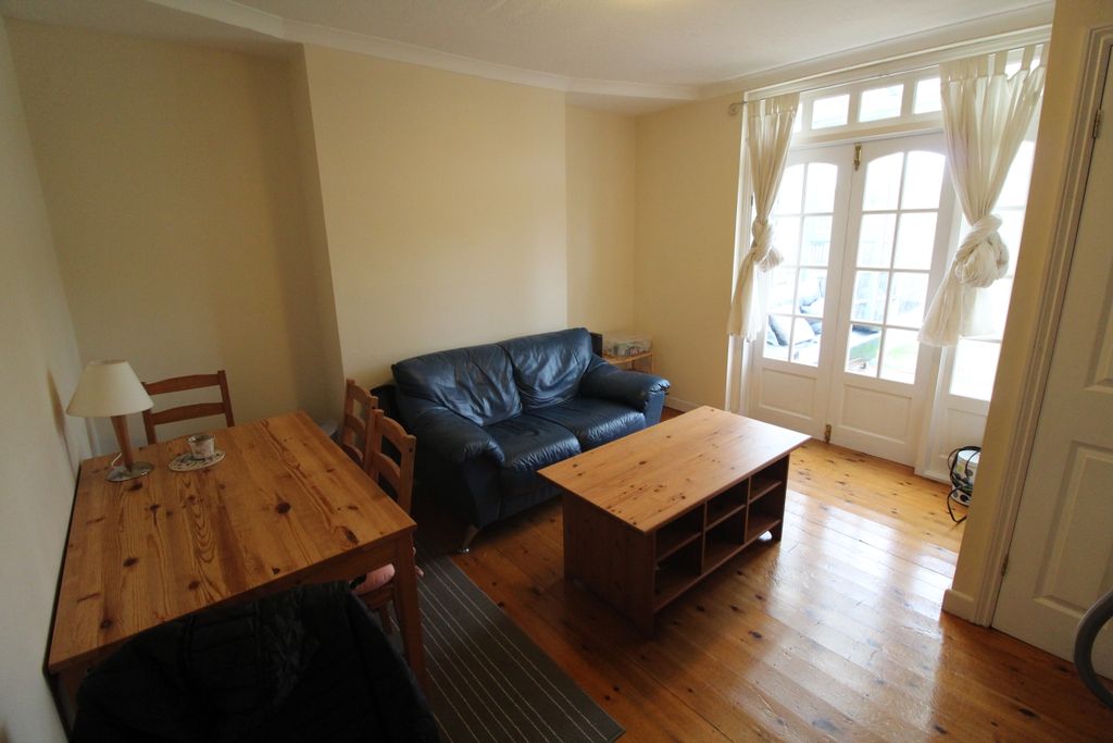 Property photo 3 of 7