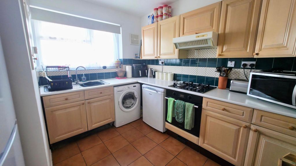 Property photo 3 of 14 Kitchen