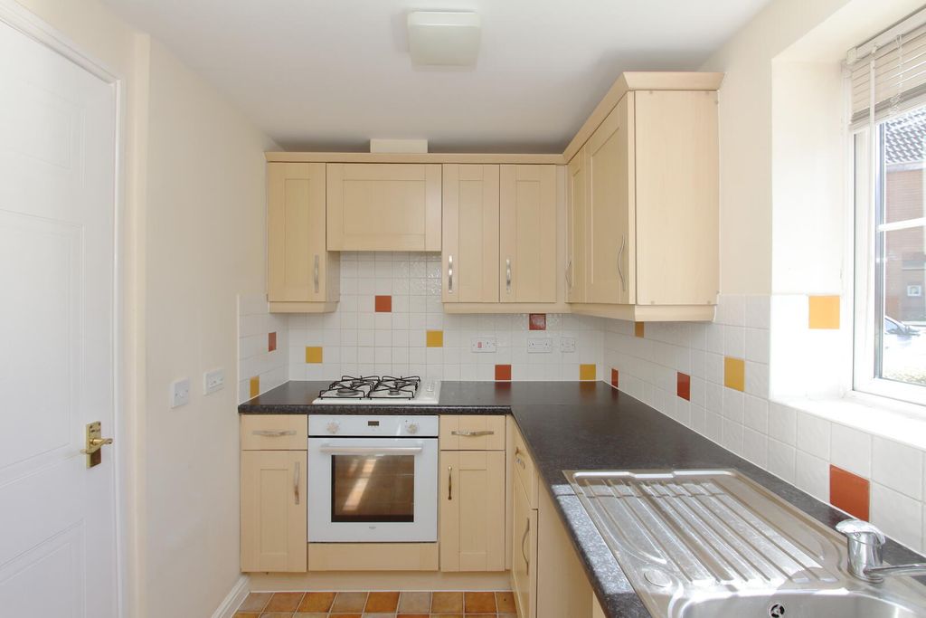 Property photo 3 of 22 Kitchen