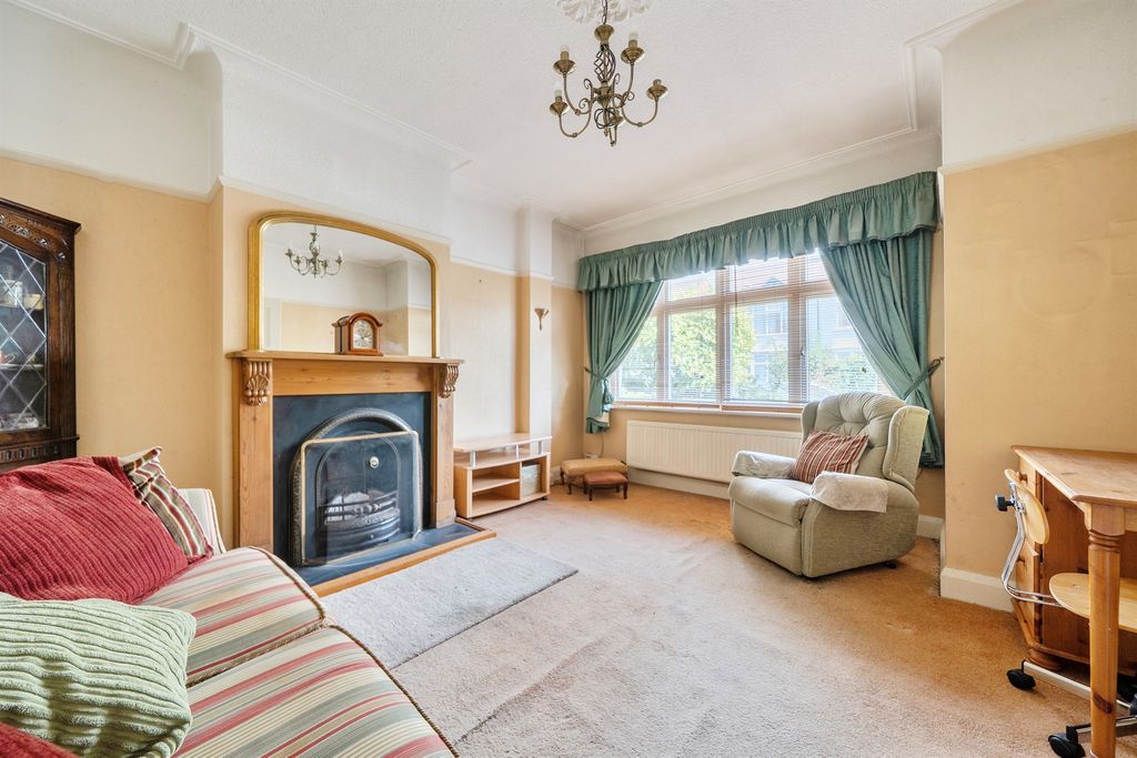 Property photo 3 of 13