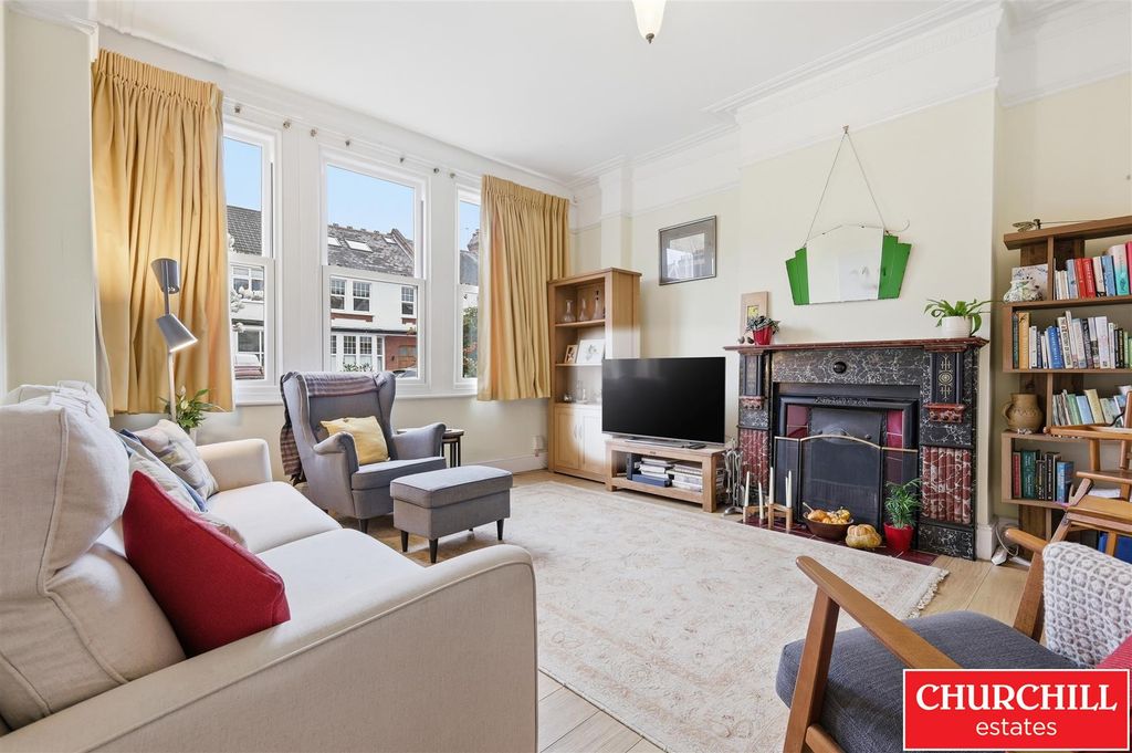 Property photo 2 of 32