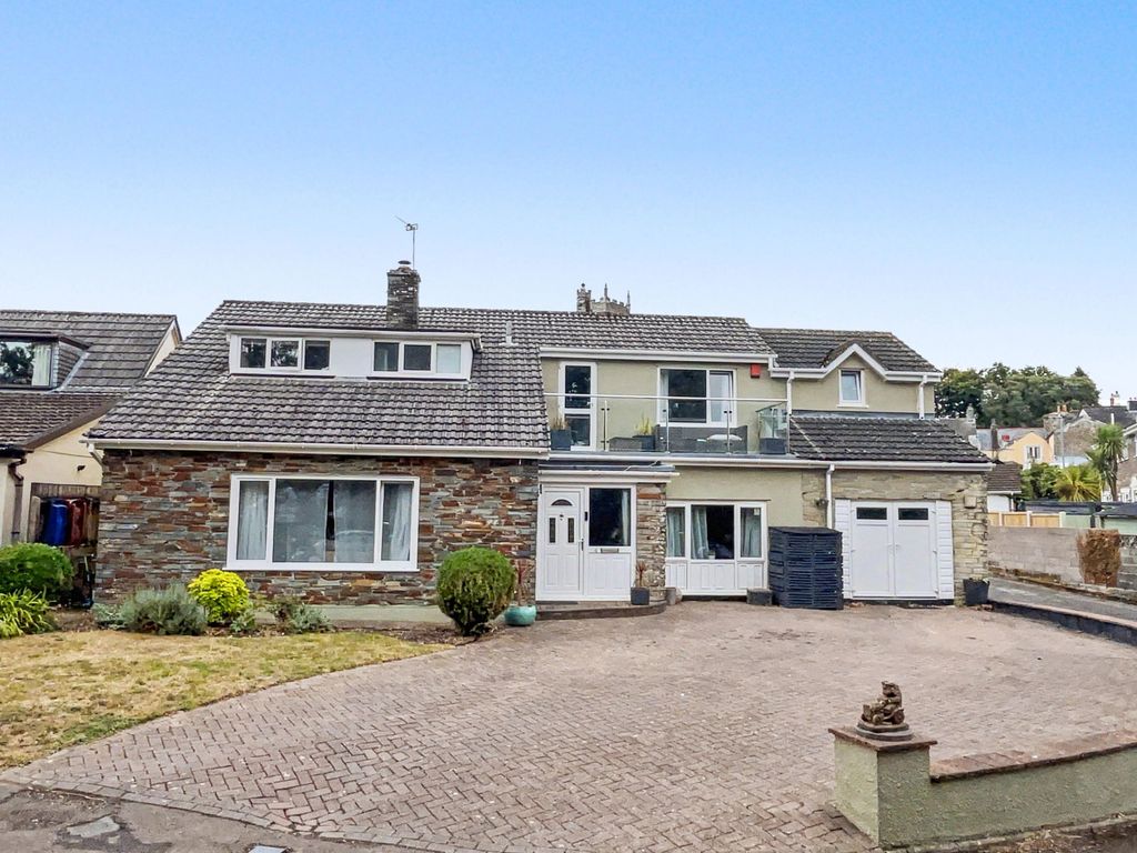 Property photo 1 of 32