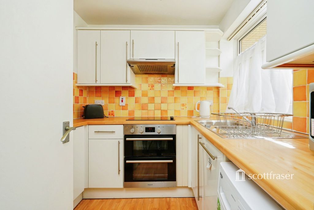 Property photo 2 of 11 Pbox-Img.Jpg
