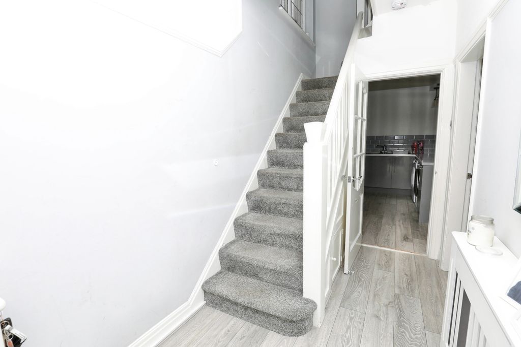 Property photo 2 of 15 Hall