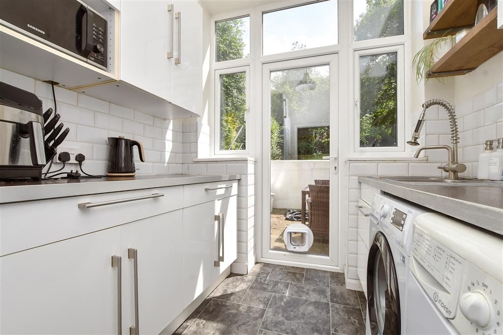 Property photo 1 of 17 Kitchen