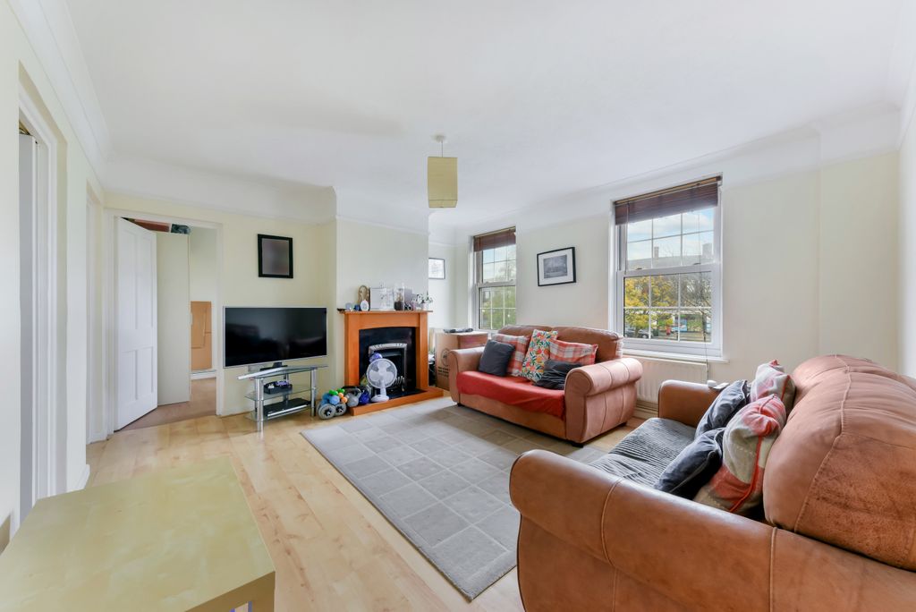 Property photo 3 of 14 Picture 3