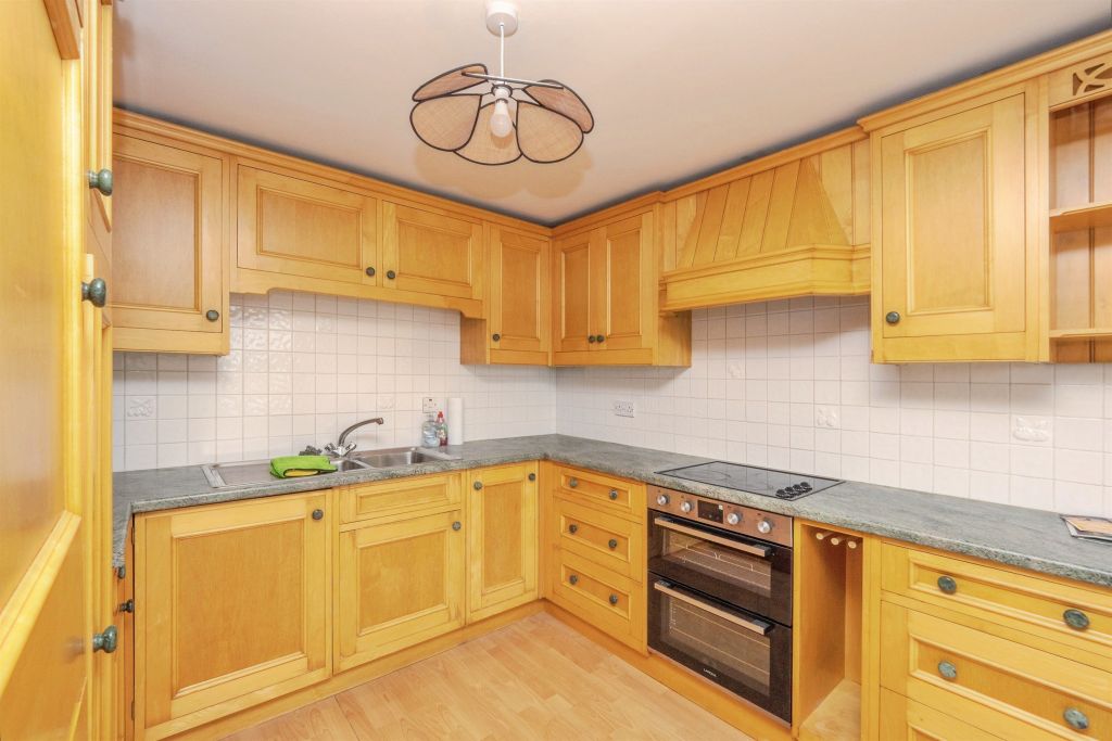 Property photo 3 of 14