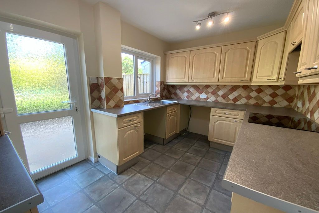 Property photo 3 of 26 Kitchen