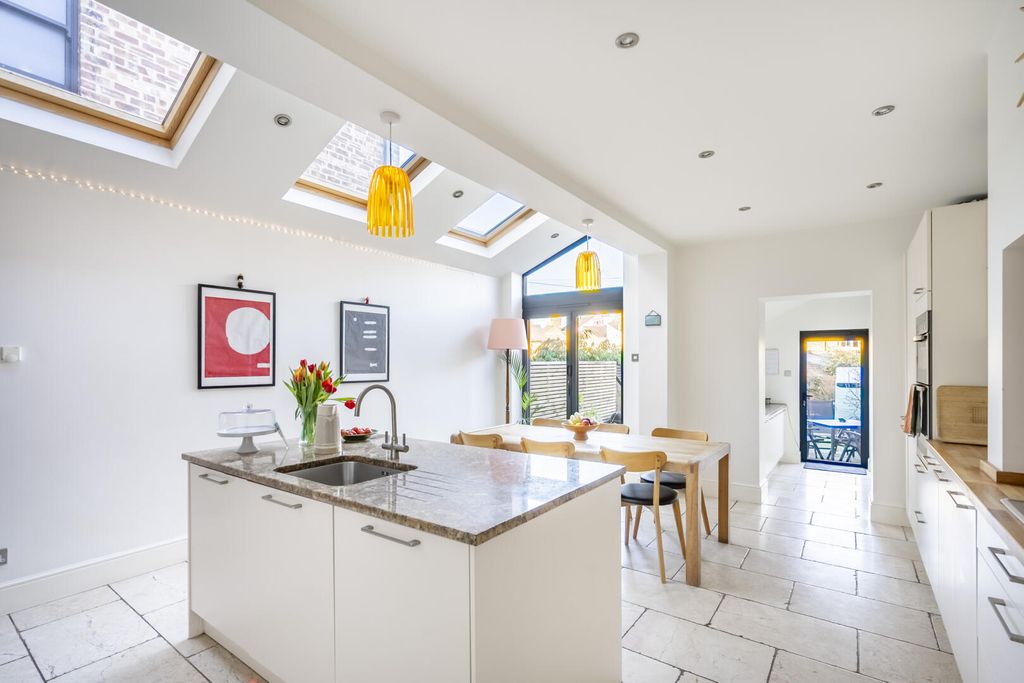 Property photo 3 of 24 Kitchen