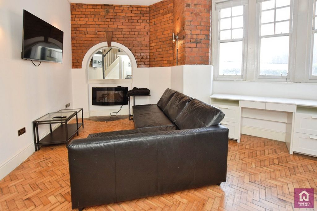 Property photo 2 of 11 Picture No. 03