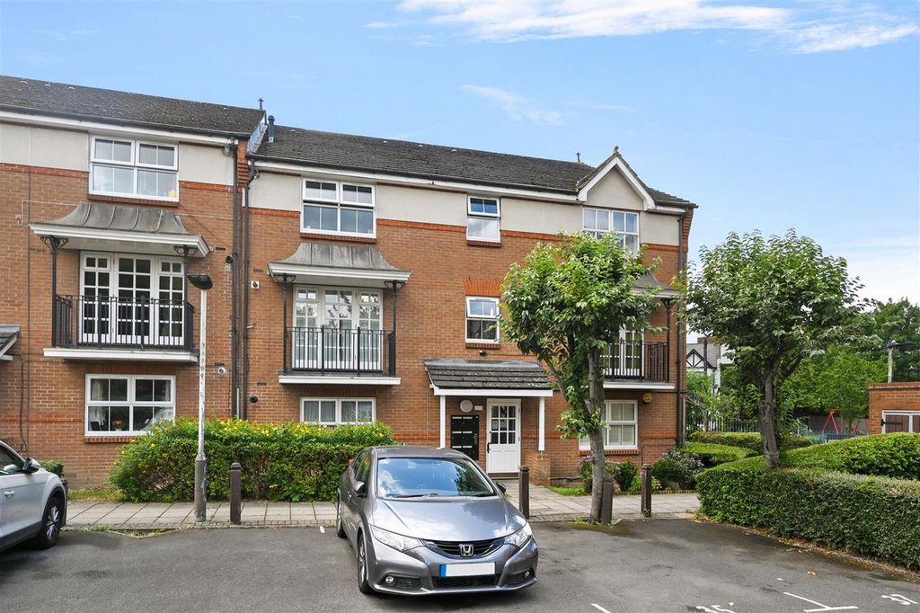 Property photo 1 of 12