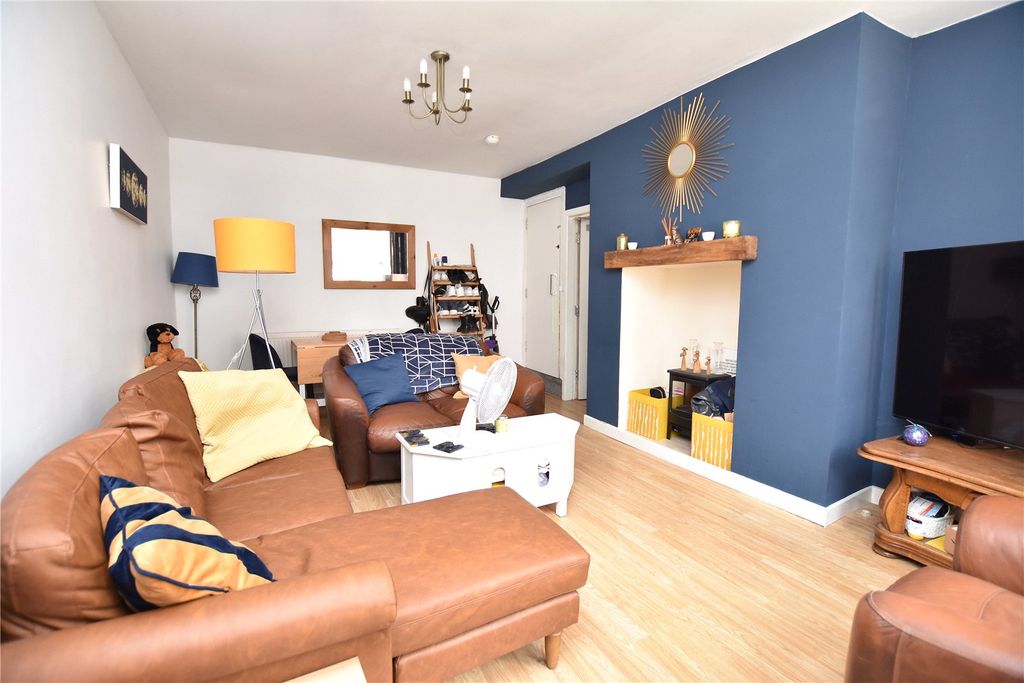 Property photo 2 of 14 Picture No. 31
