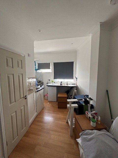 Property photo 2 of 5 Bedroom