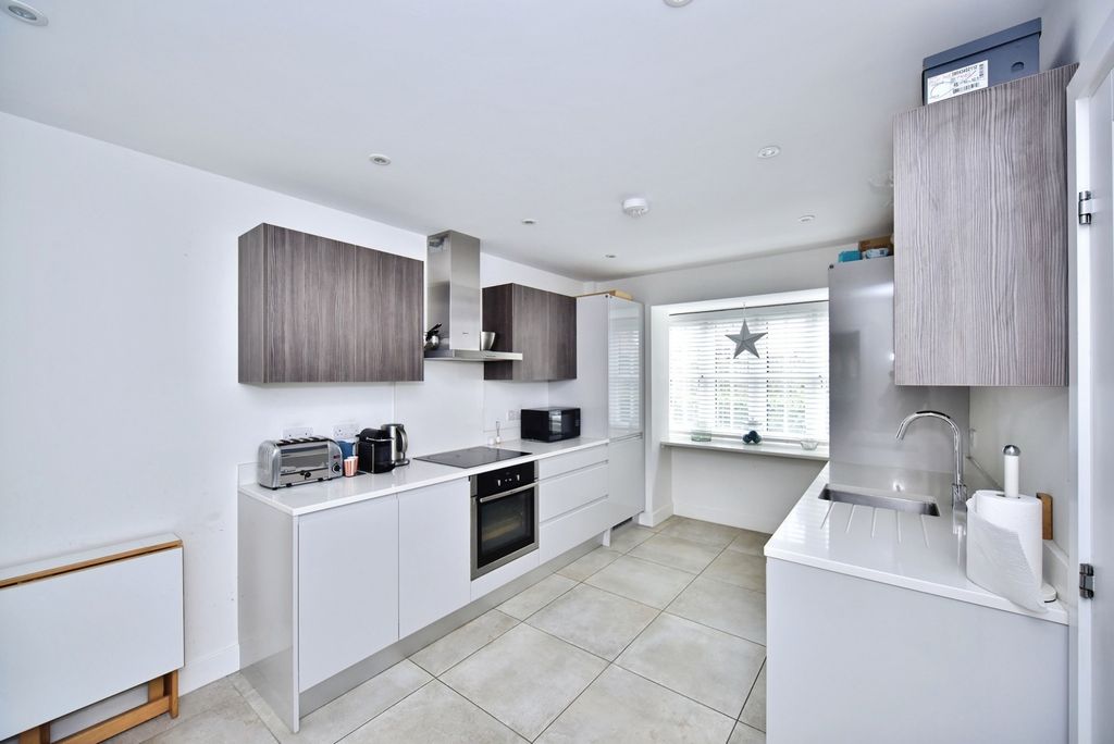Property photo 3 of 17 Pbox-Img.Jpg