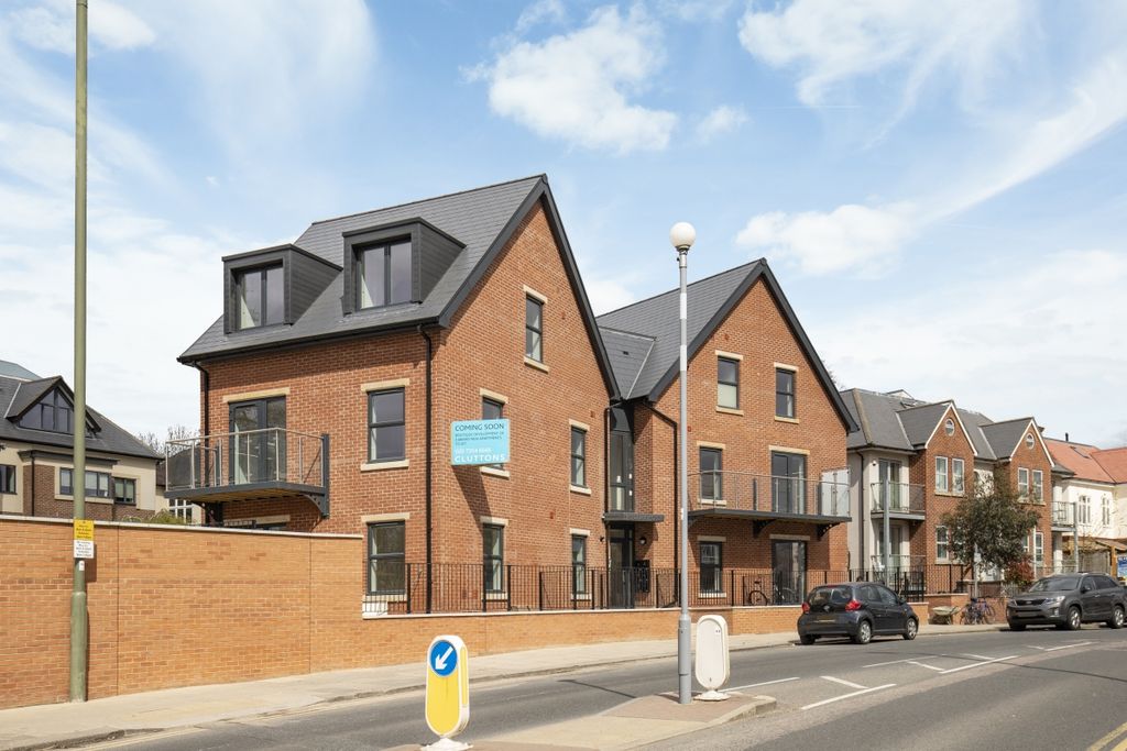 Property photo 3 of 10 Celadon House F5 ...