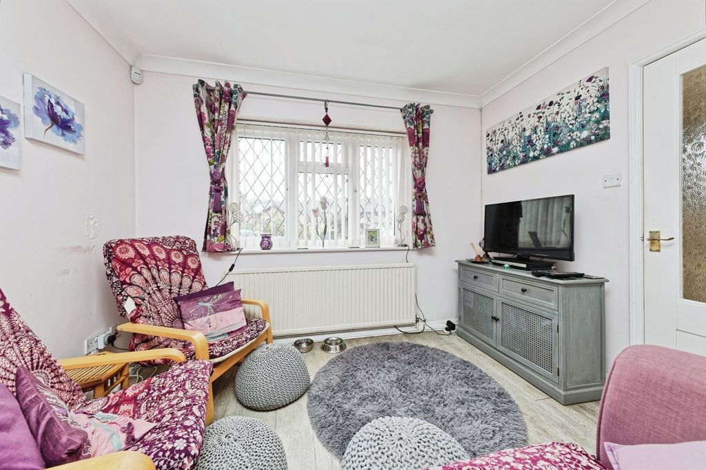 Property photo 2 of 17 Photo