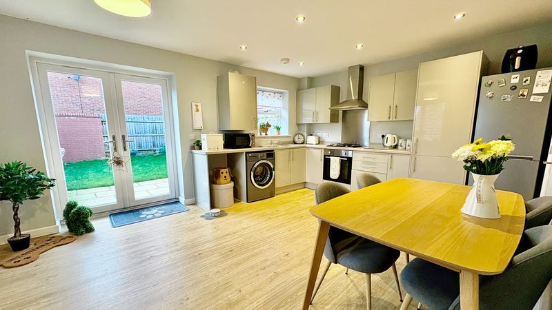 Property photo 2 of 15 Photo 5