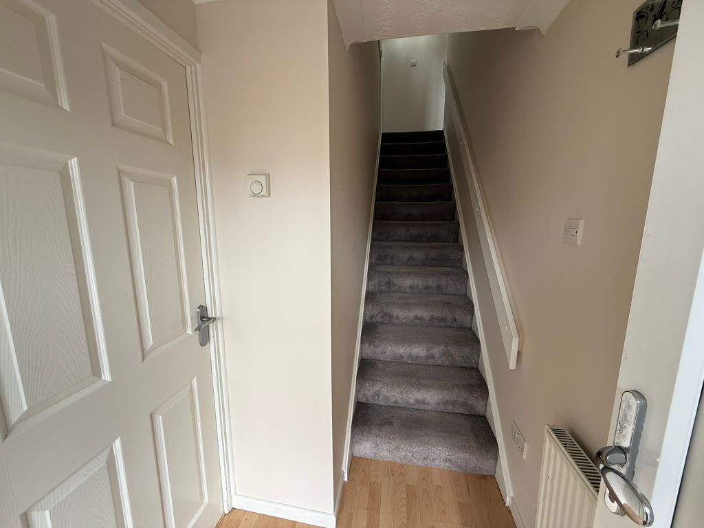 Property photo 3 of 19 Entrance Hall