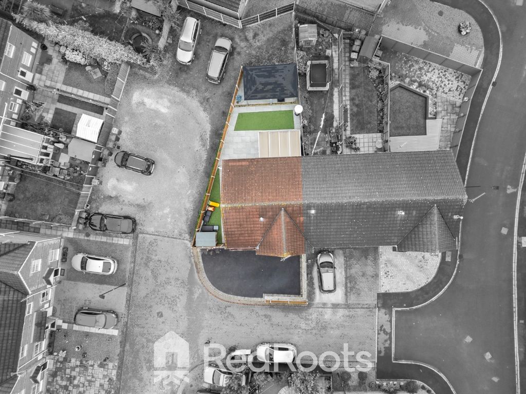 Property photo 3 of 33 4386513