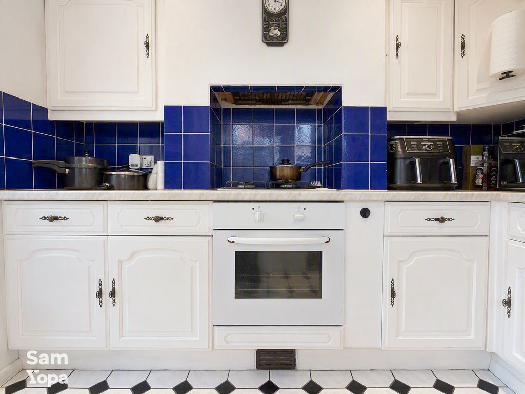 Property photo 2 of 11 Img_0950