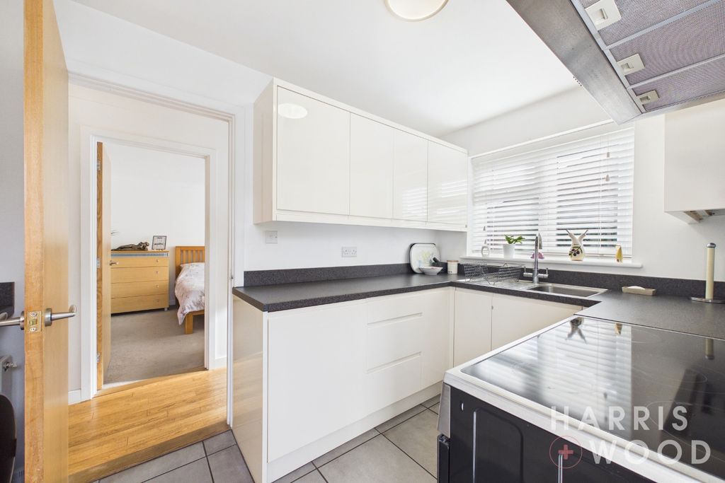 Property photo 3 of 19 5693764